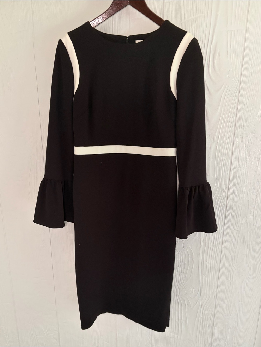 Calvin Klein Women’s Size 6 Black Midi Dress Trumpet Sleeves